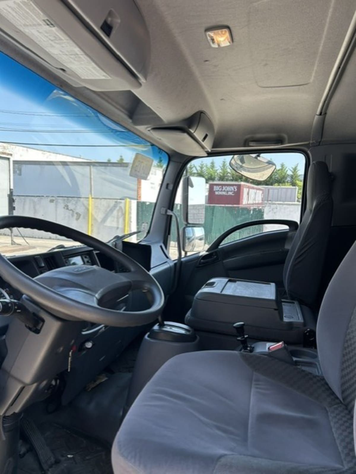 2018 Isuzu FTR in Farmingdale, NY — photo 8