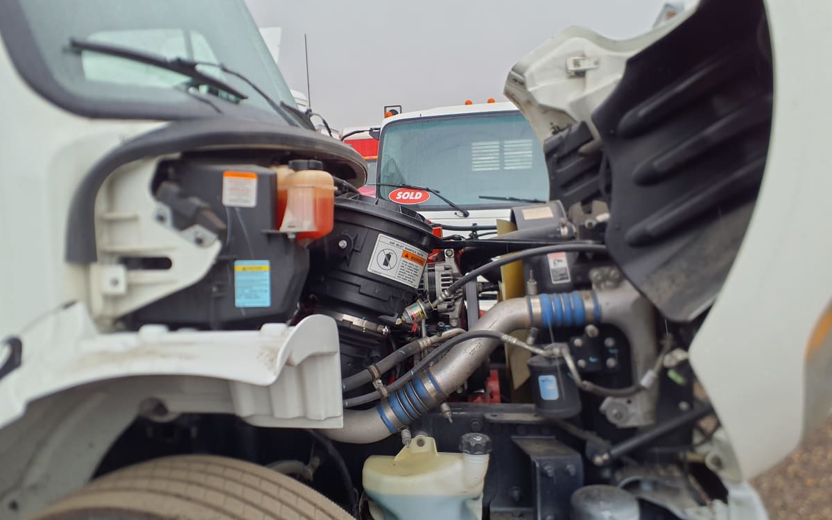 2018 Freightliner M2 106 - image 11