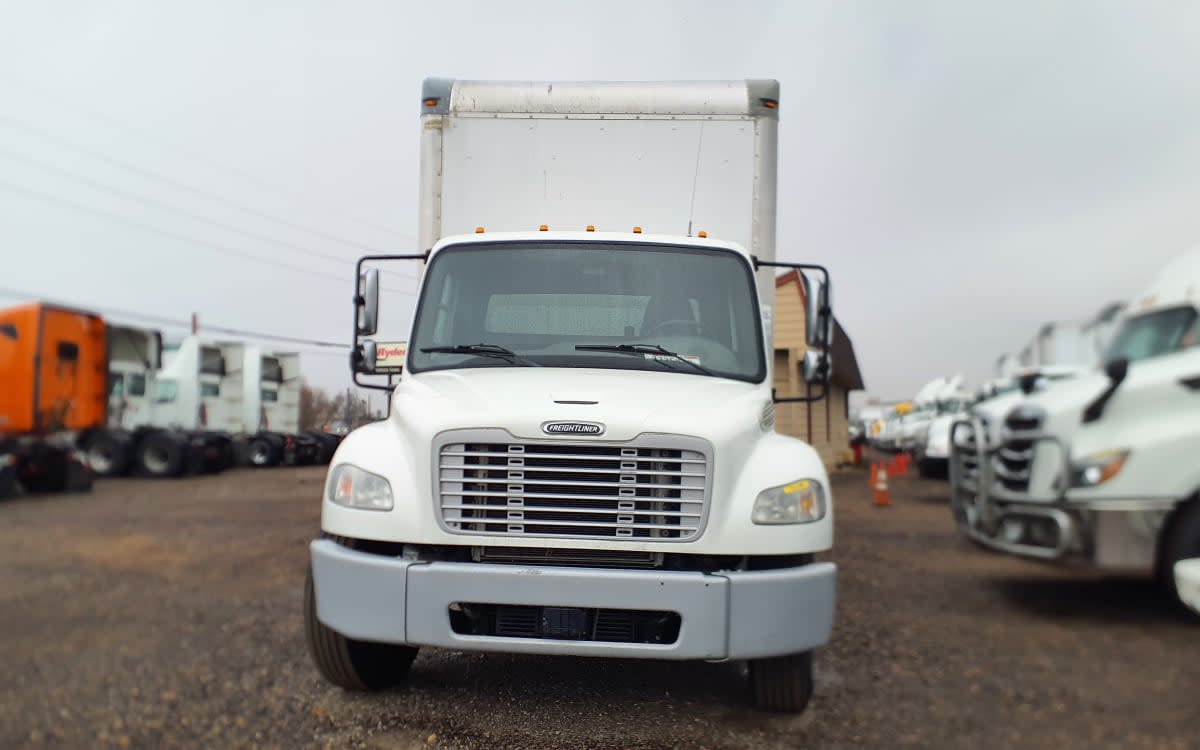 2018 Freightliner M2 106 - image 2