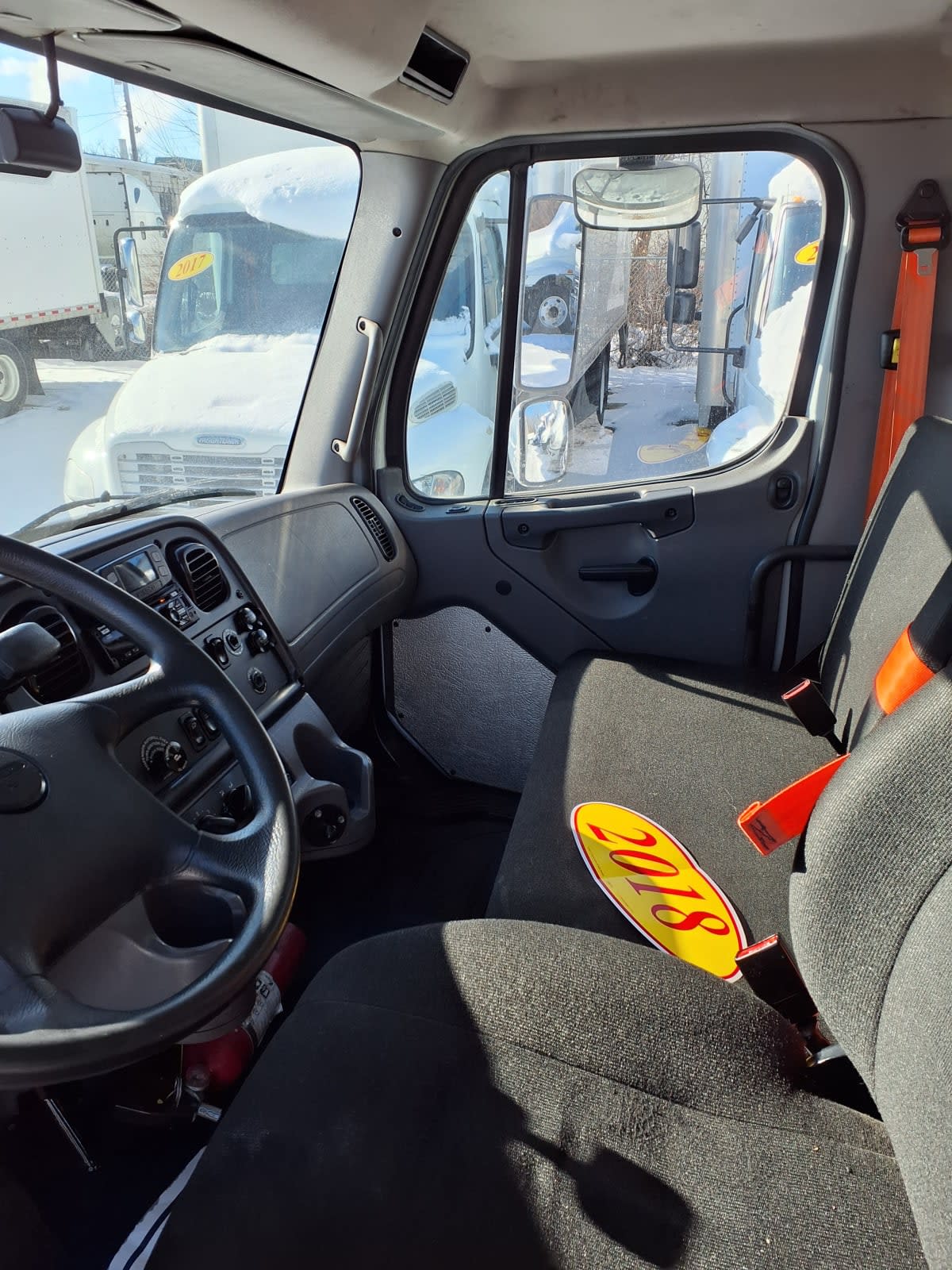 2018 Freightliner/Mercedes M2 106 779414