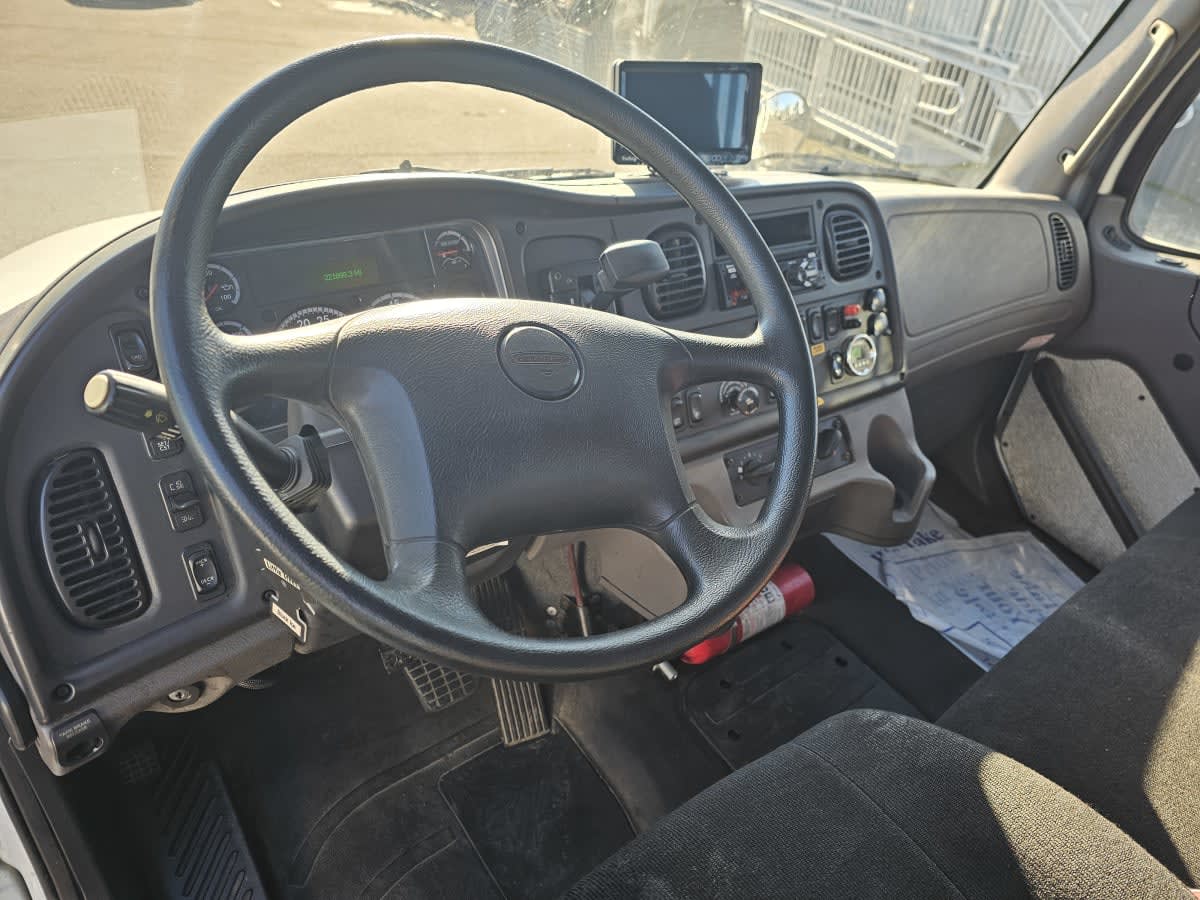 2019 Freightliner/Mercedes M2 106 779658