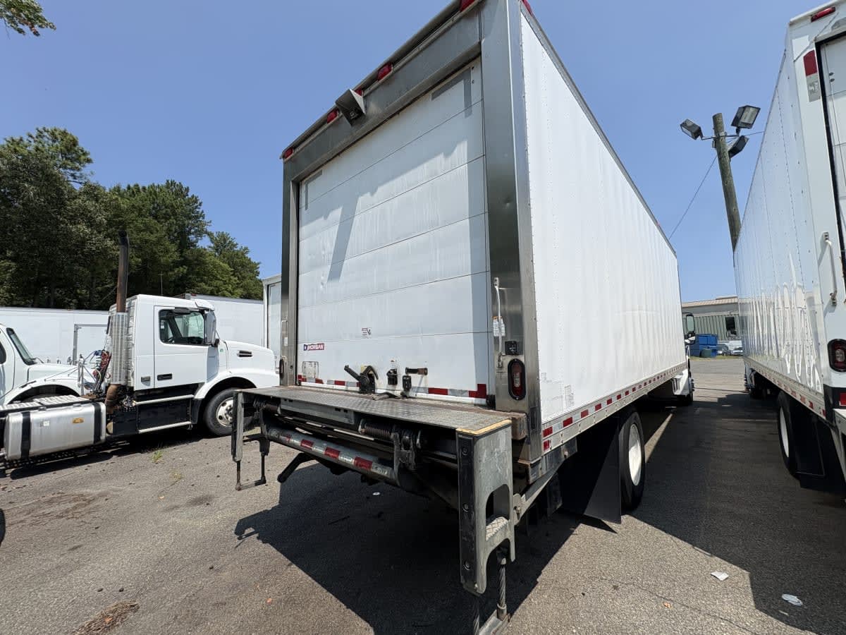 2018 Freightliner/Mercedes M2 106 779684