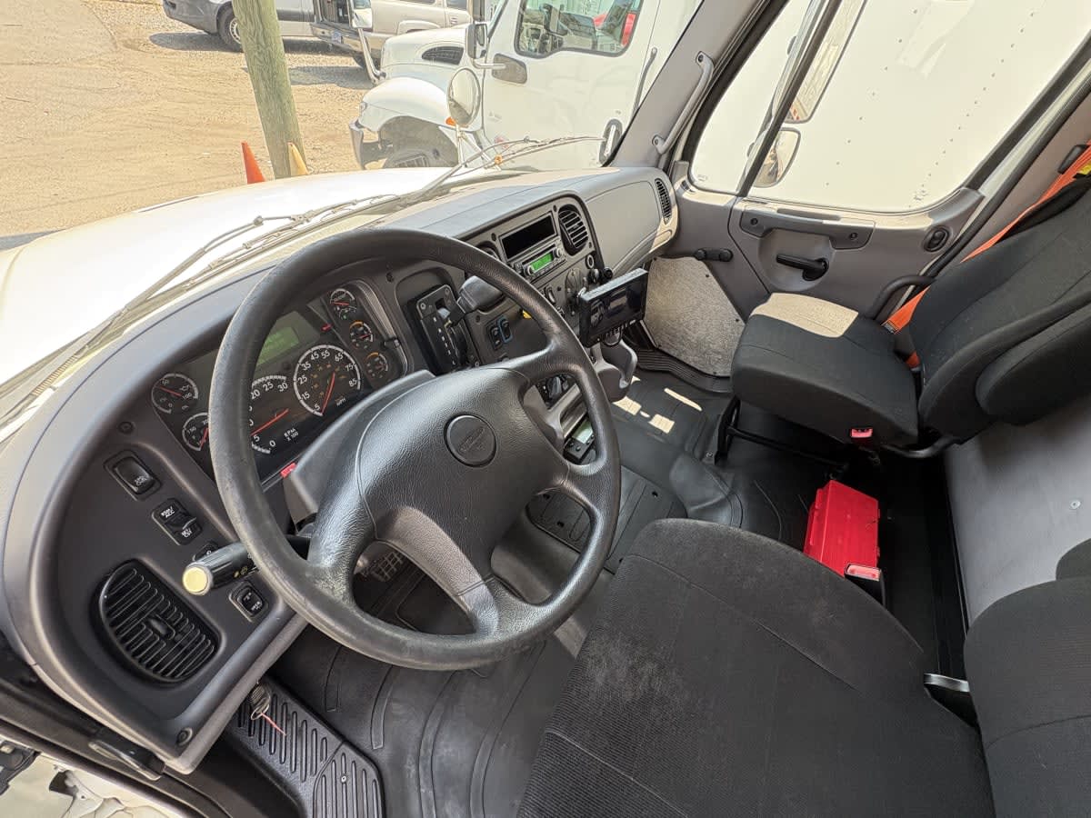 2018 Freightliner/Mercedes M2 106 779684