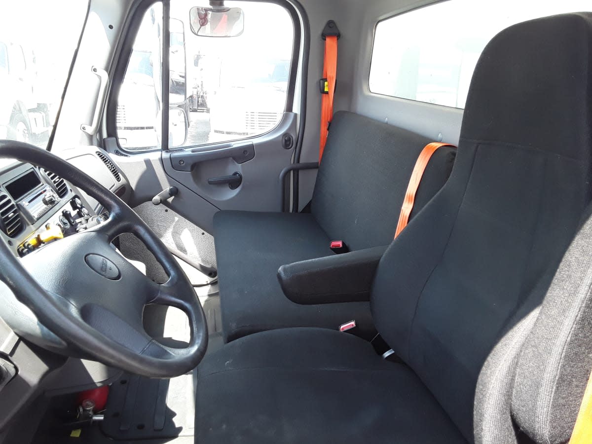 2018 Freightliner M2 106 779744