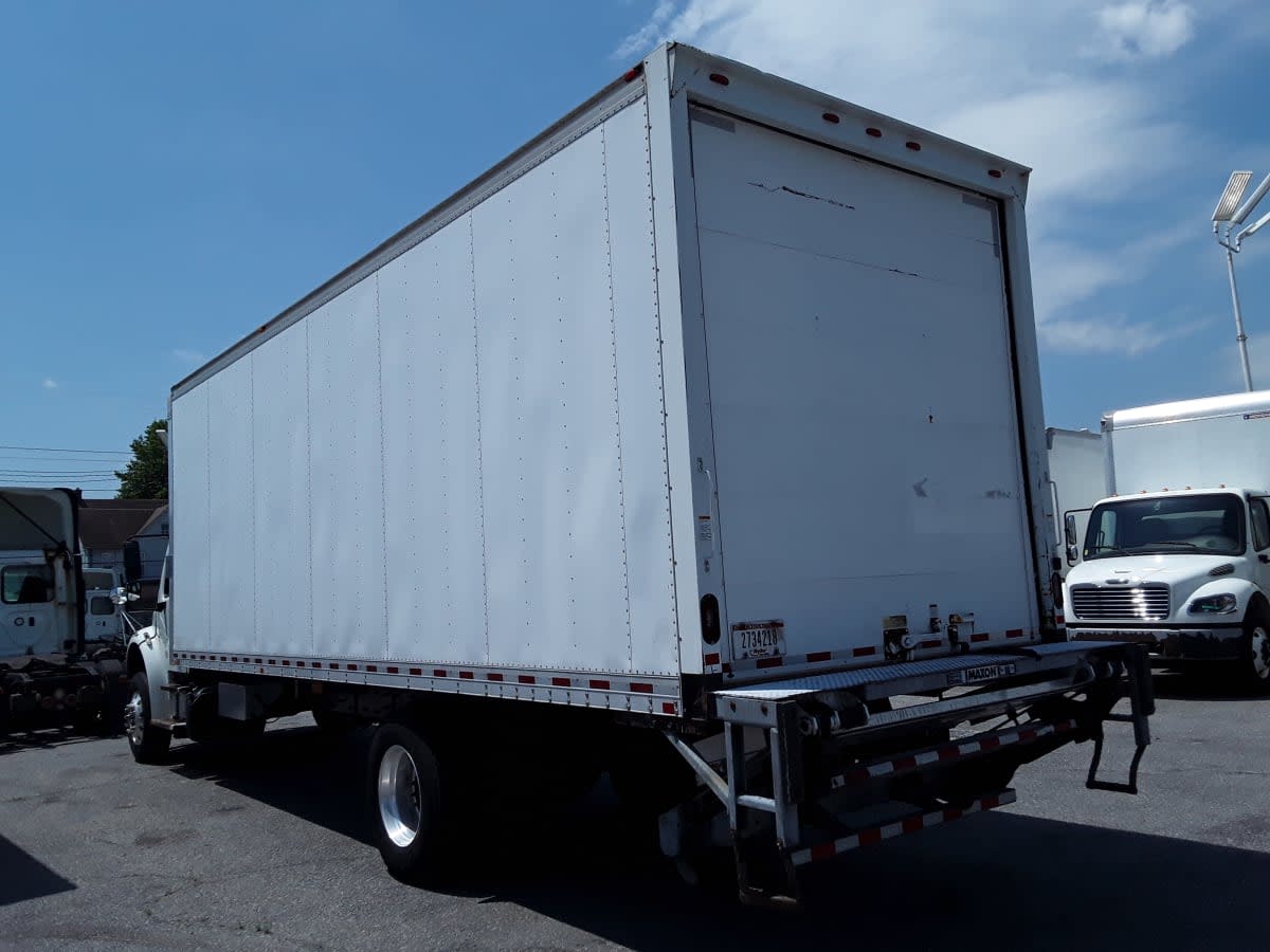 2018 Freightliner M2 106 779744