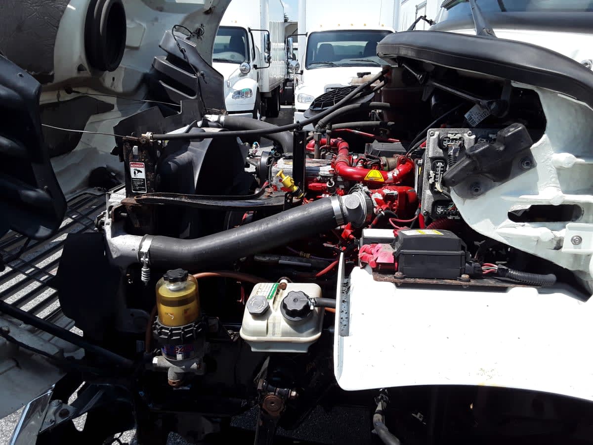 2018 Freightliner M2 106 779744