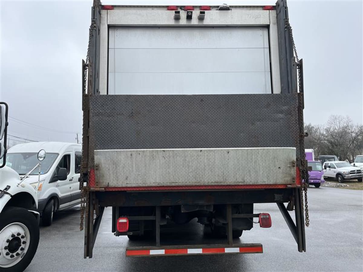 2018 Freightliner M2 106 - image 5