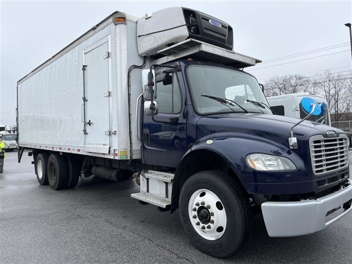 2018 Freightliner M2 106 - image 3
