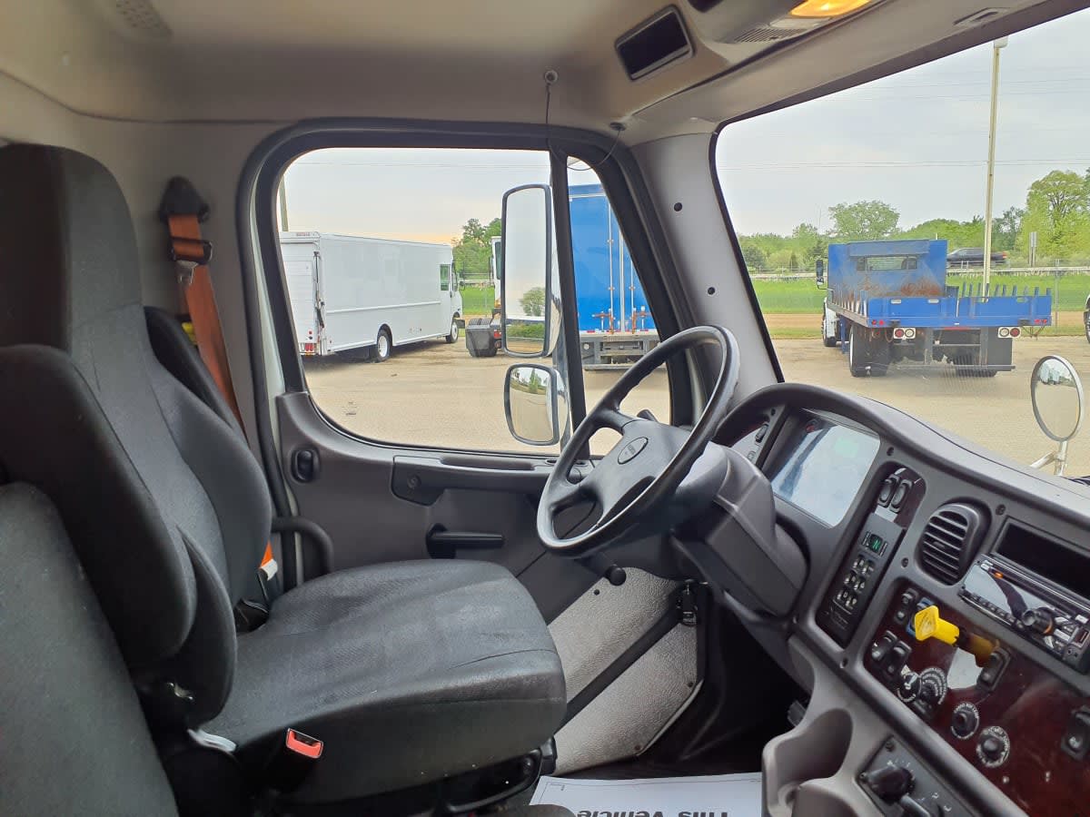 2018 Freightliner M2 106 779893