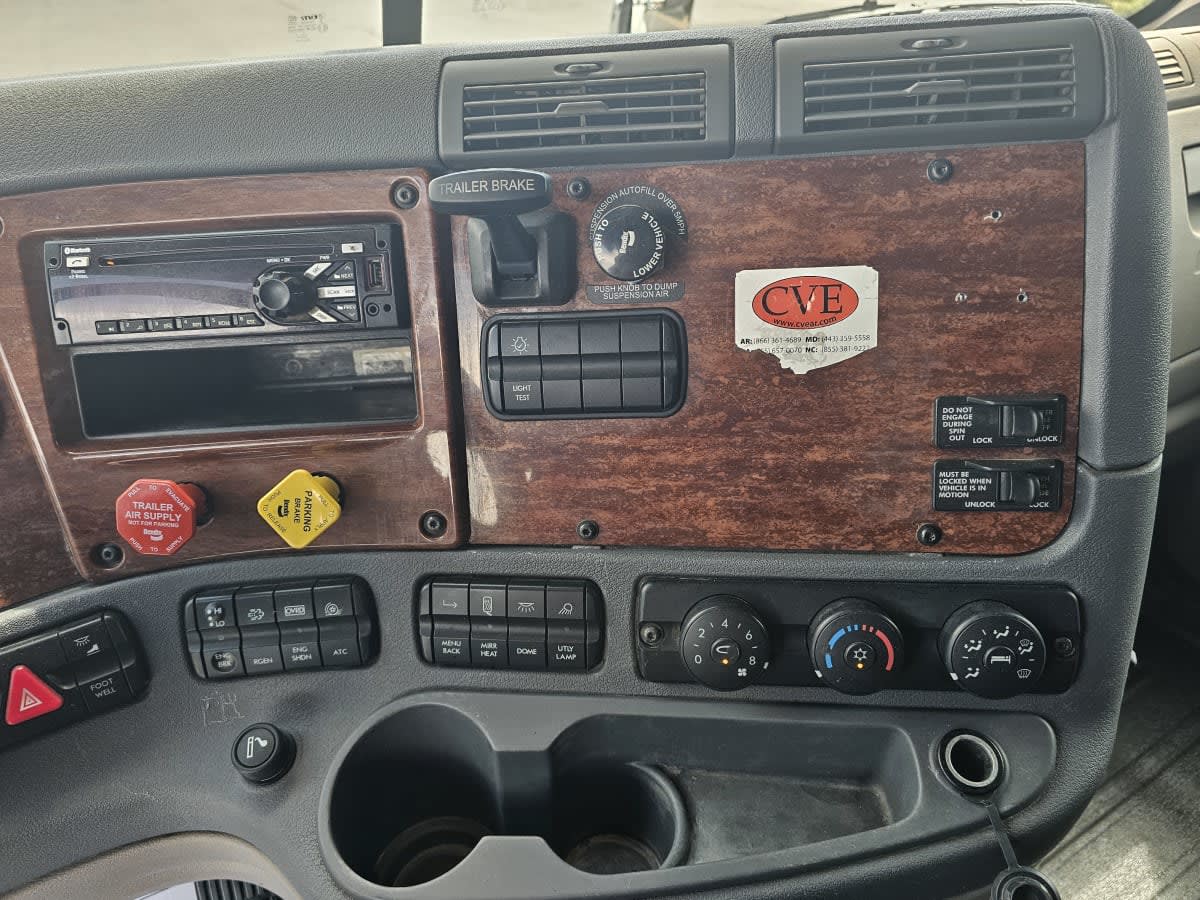 2018 Freightliner - image 13