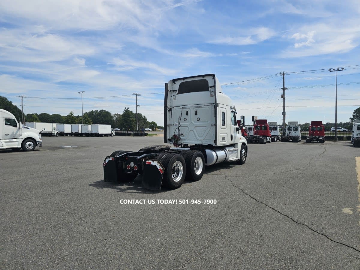 2018 Freightliner - image 4