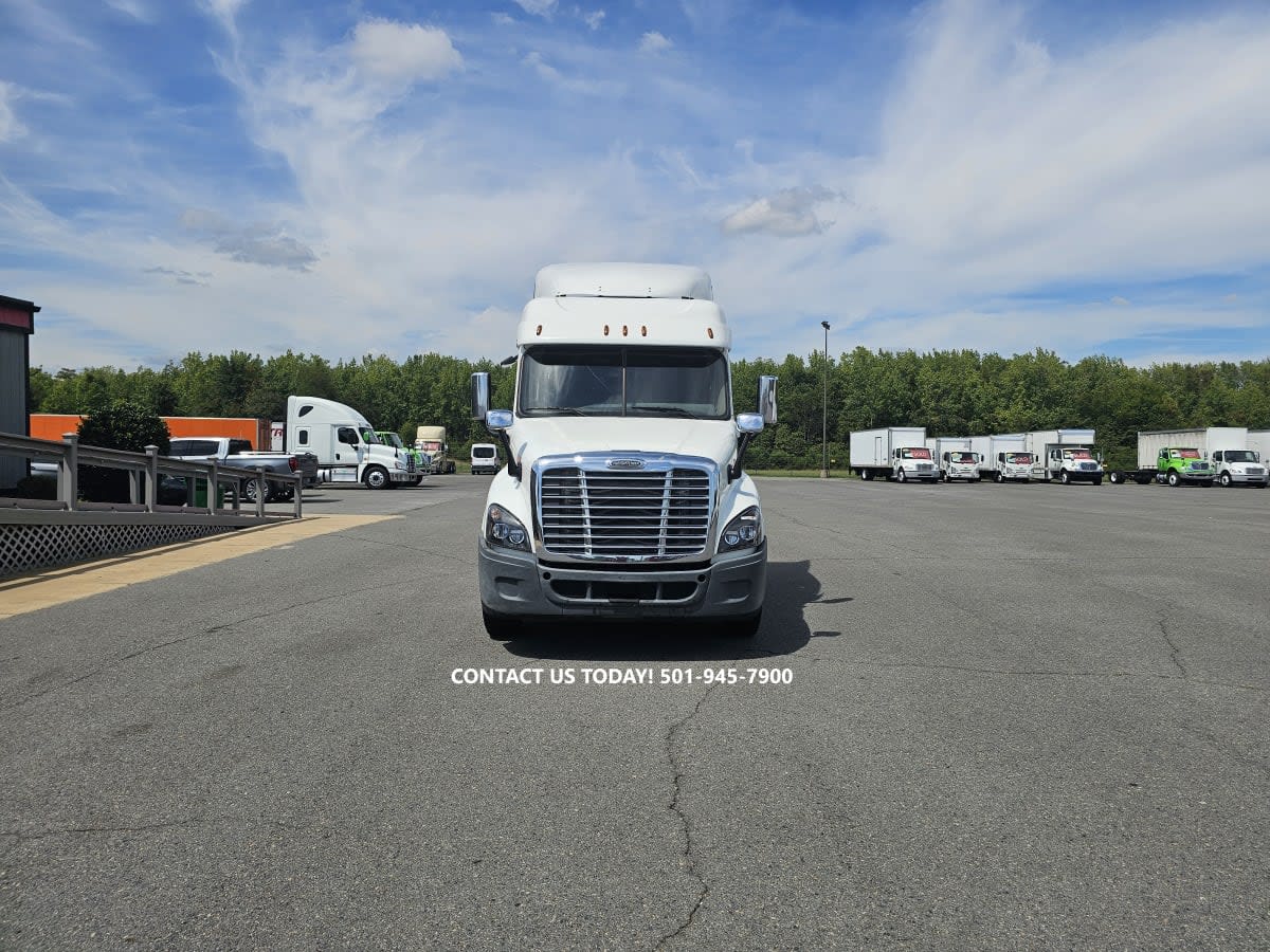 2018 Freightliner - image 2