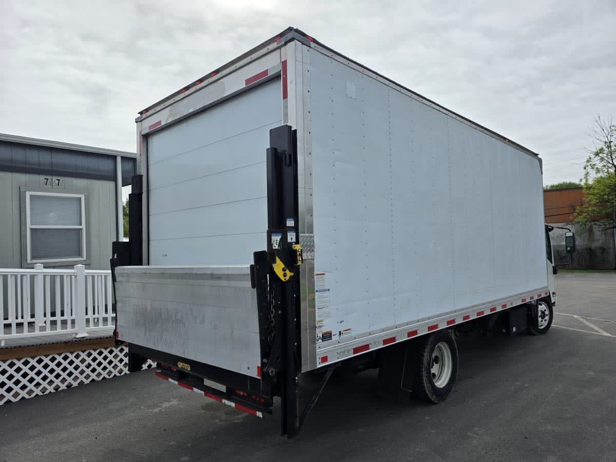 2018 Isuzu NRR in Bensalem, PA — photo 4