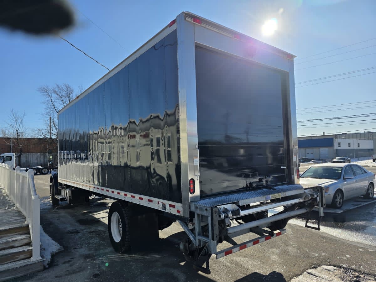 2018 Freightliner/Mercedes M2 106 780395