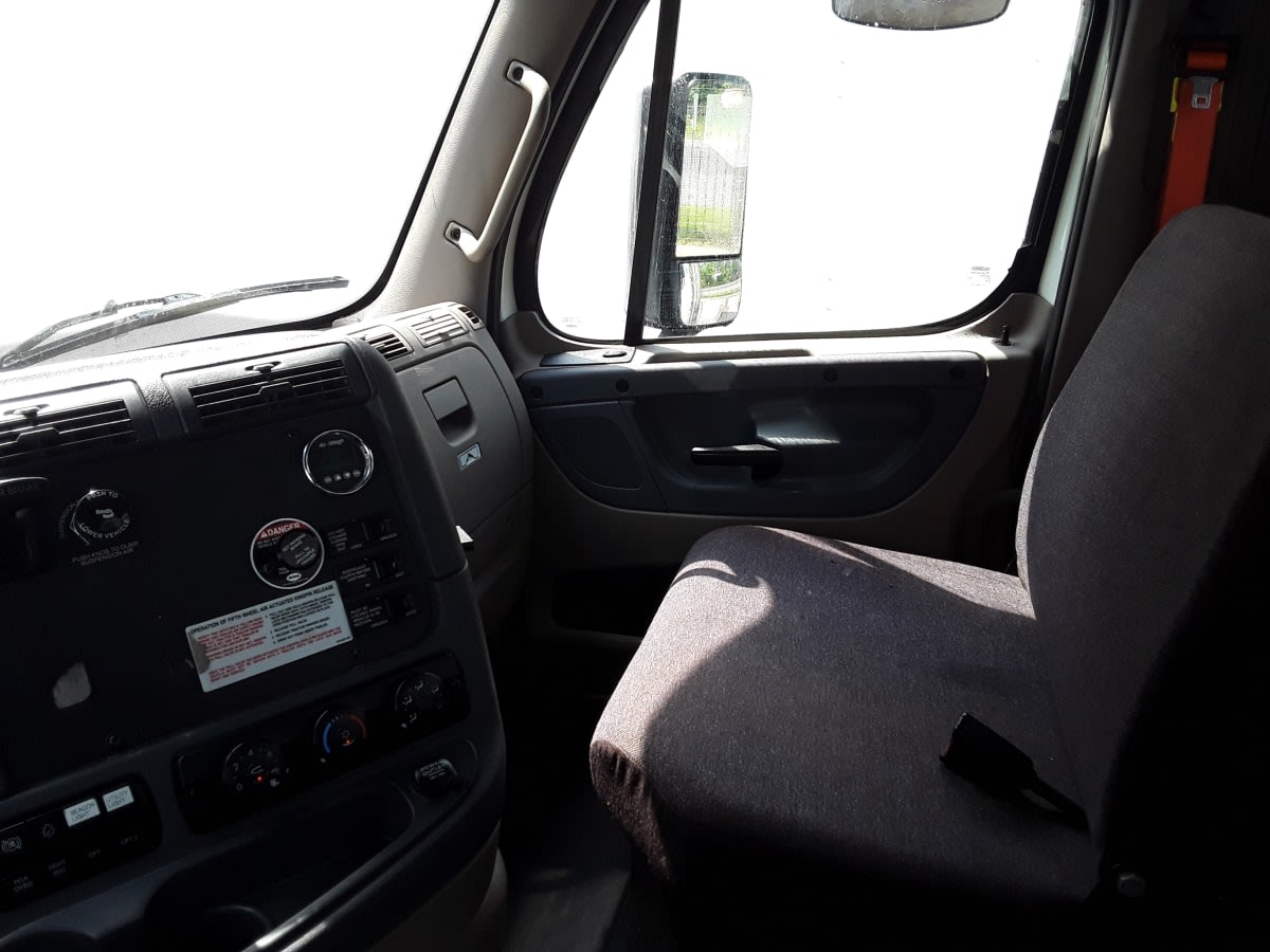 2018 Freightliner CASCADIA 125 780810