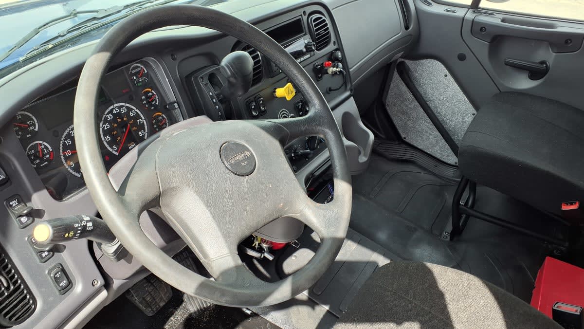 2018 Freightliner/Mercedes M2 106 780898