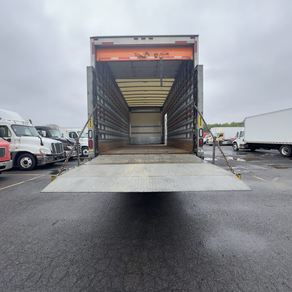 2019 Navistar International 4300 781963