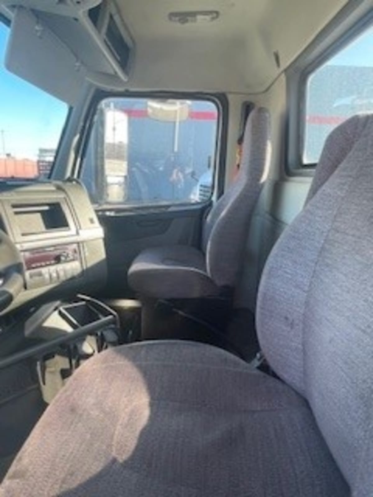2019 Volvo VNL42T 300 781990