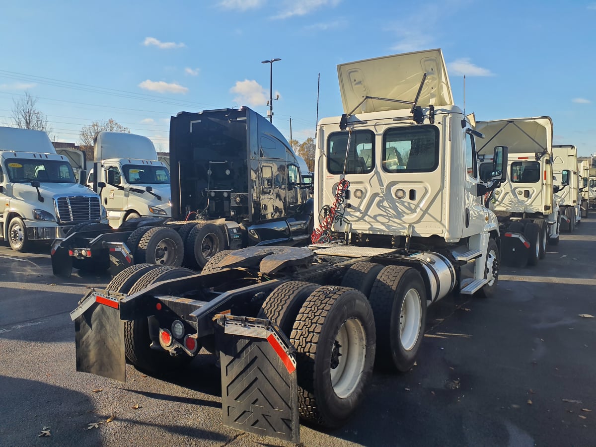 2018 Freightliner/Mercedes CASCADIA 125 782003