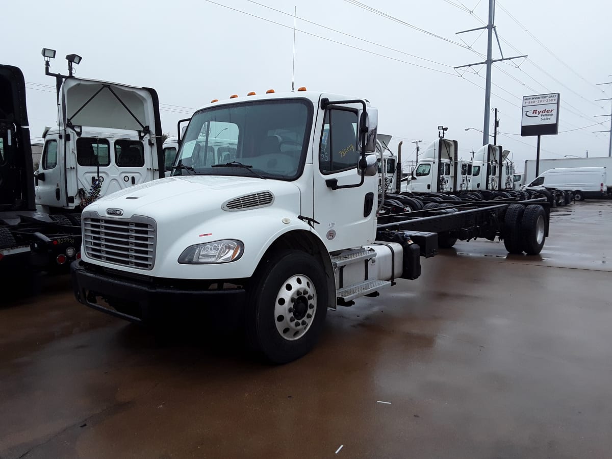 2018 Freightliner M2 106 in Dallas, TX