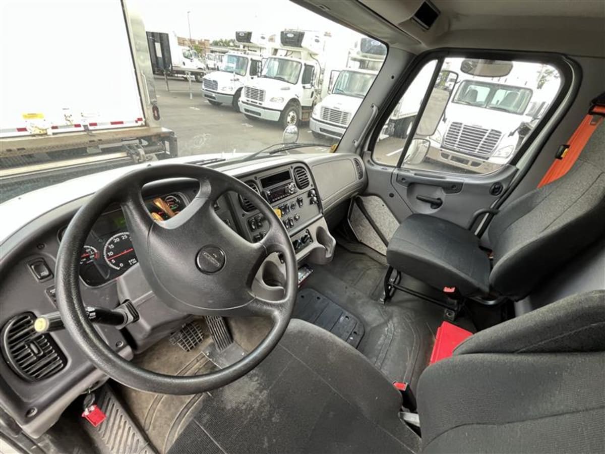 2018 Freightliner M2 106 782132