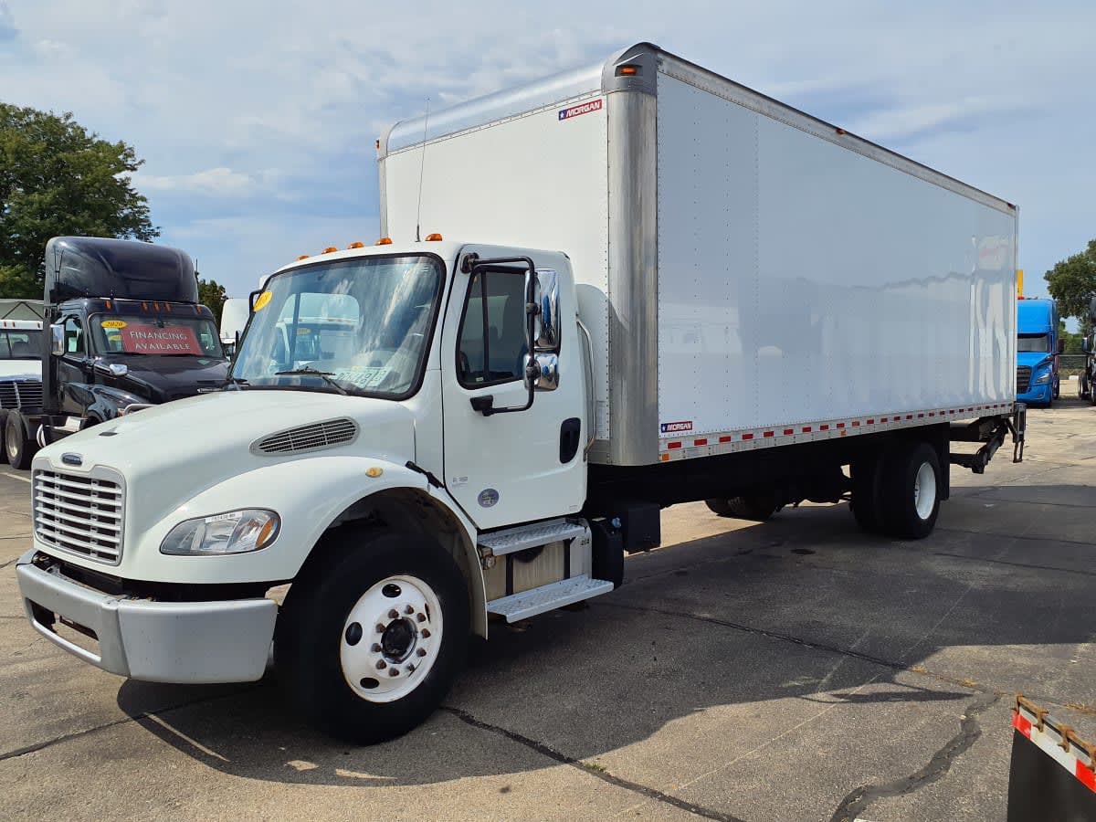 2018 Freightliner M2 106 in Oak Creek, WI