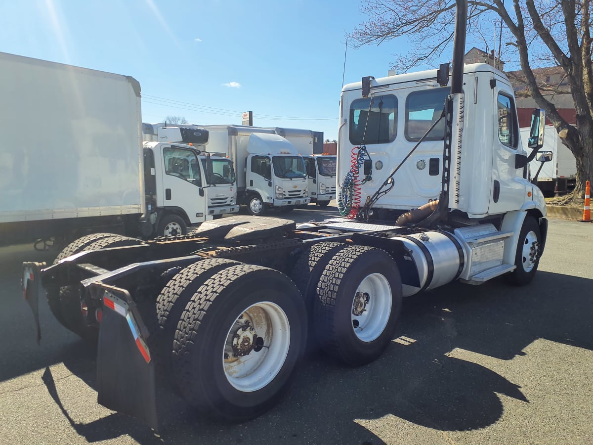 2015 Freightliner/Mercedes CASCADIA PX11364ST 782917