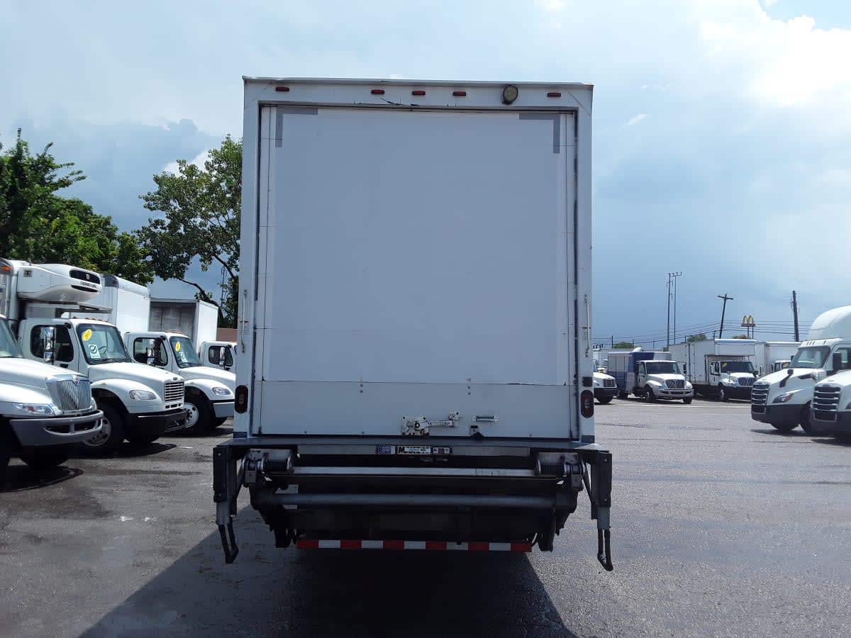 2018 Freightliner M2 106 782943