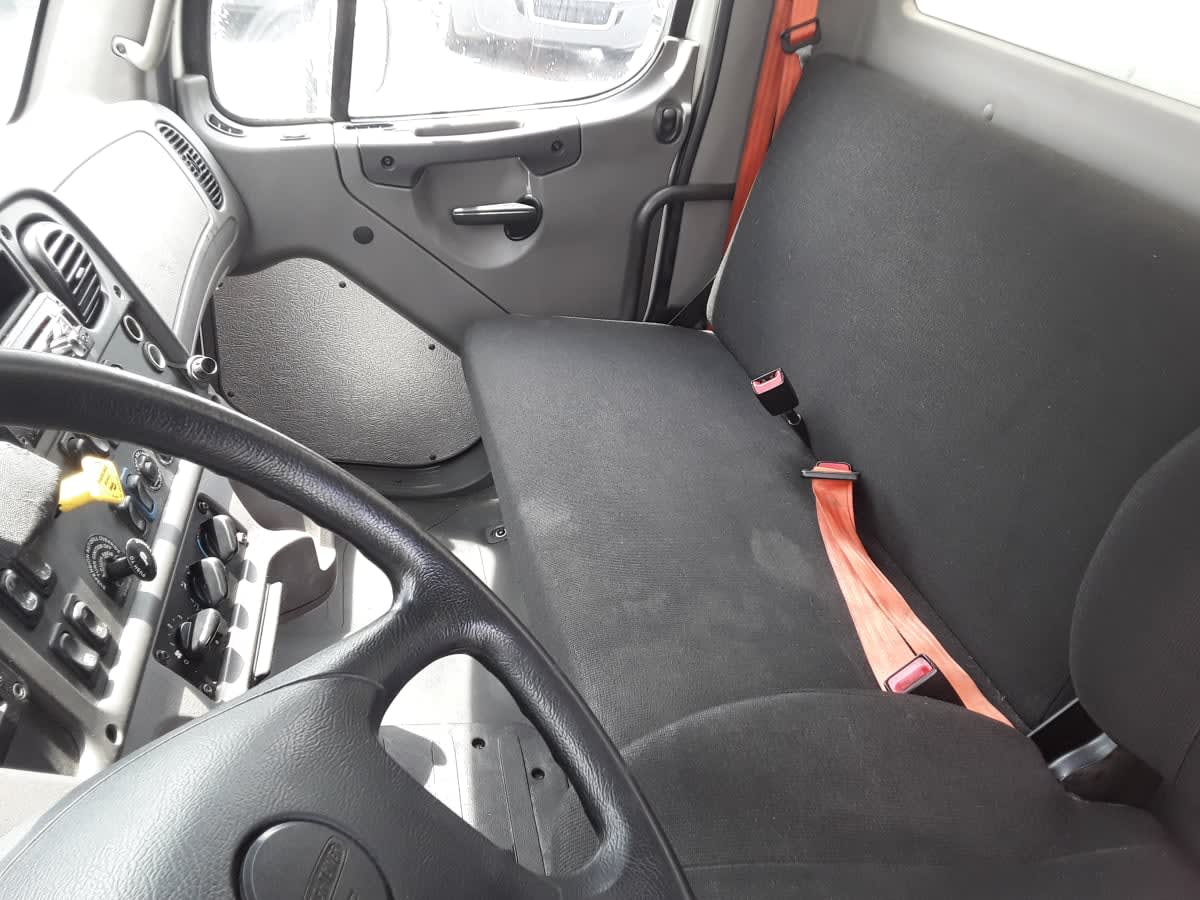 2018 Freightliner M2 106 782943