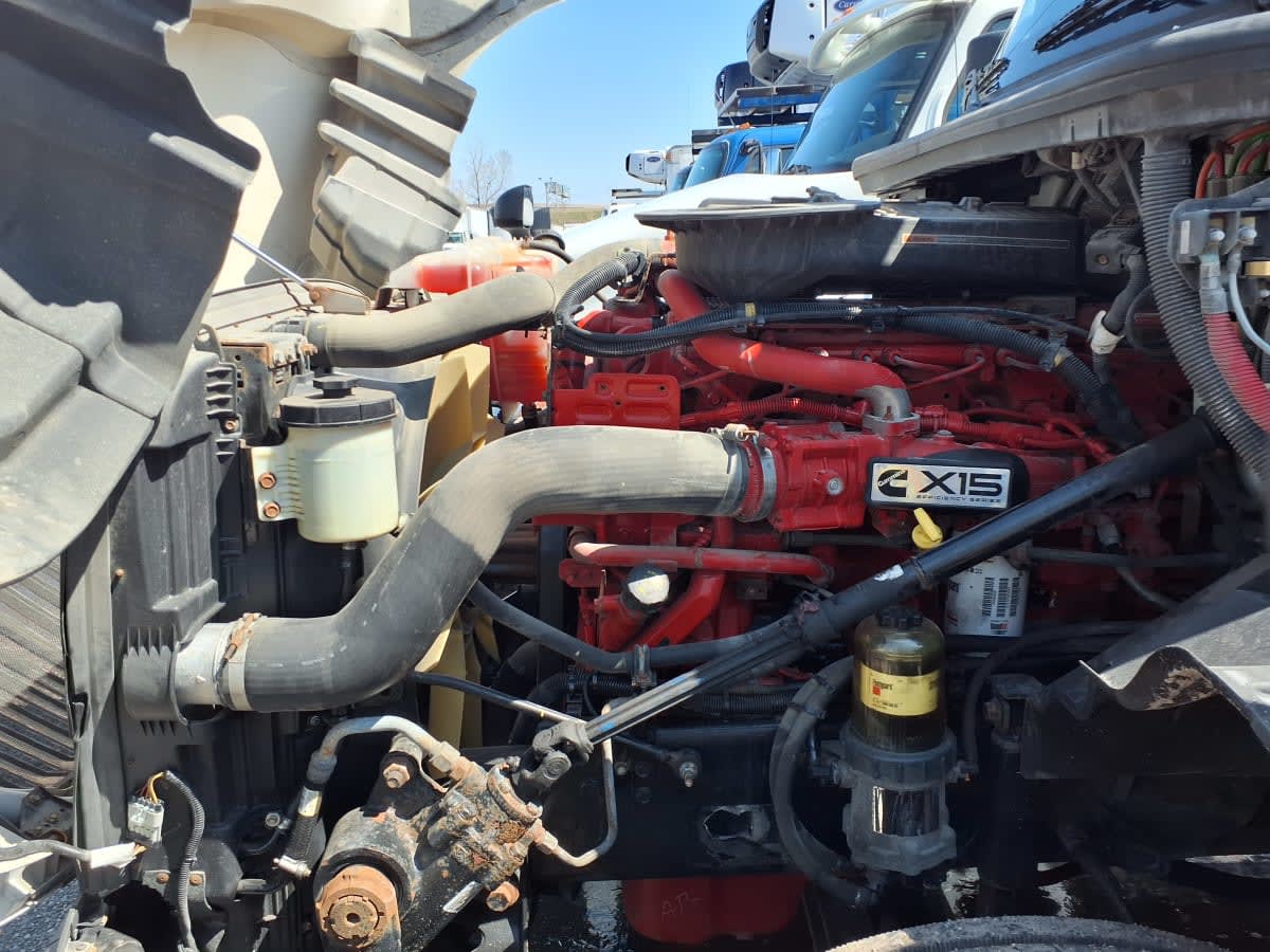 2018 International - image 9