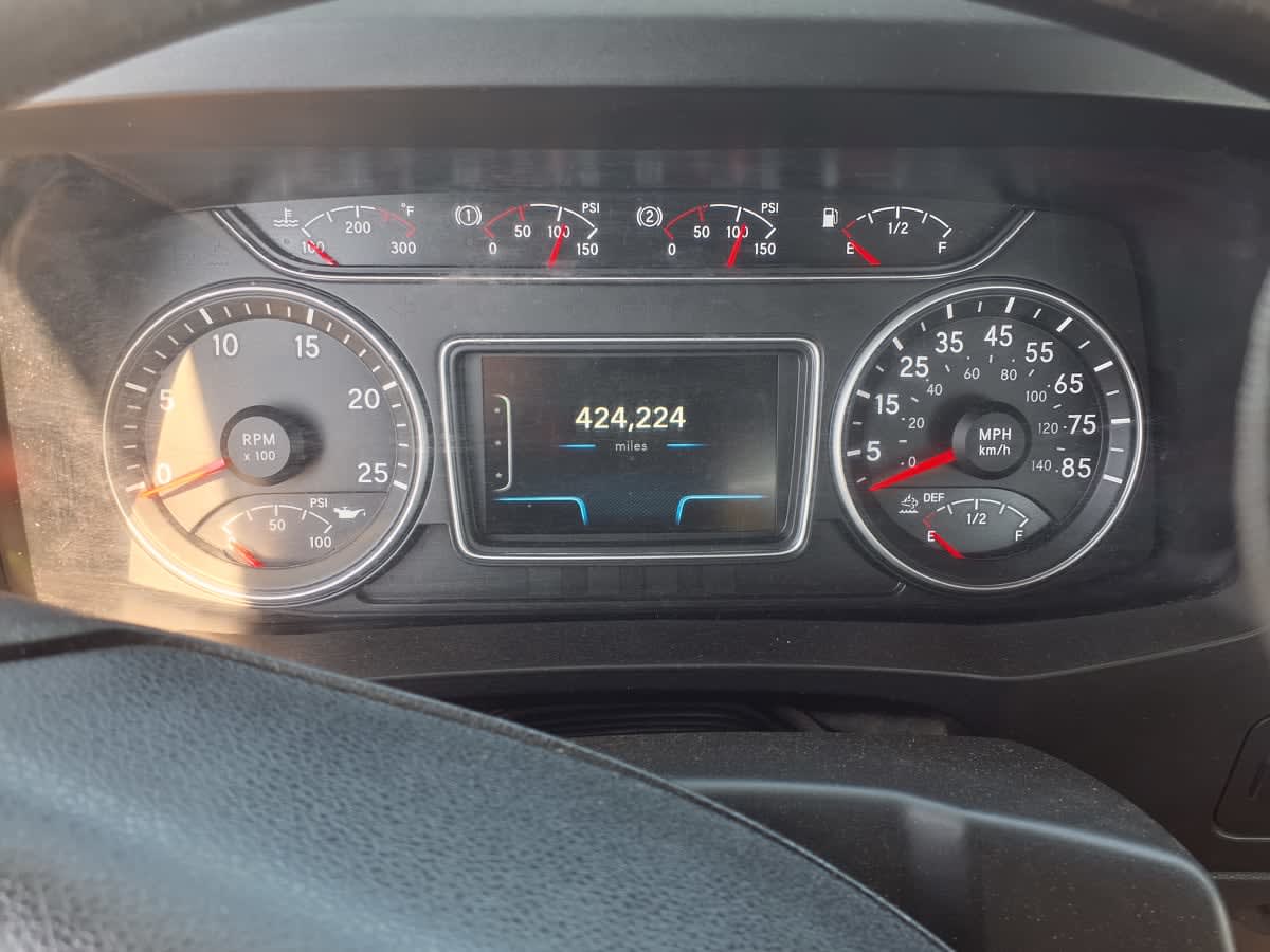 2018 International - image 11