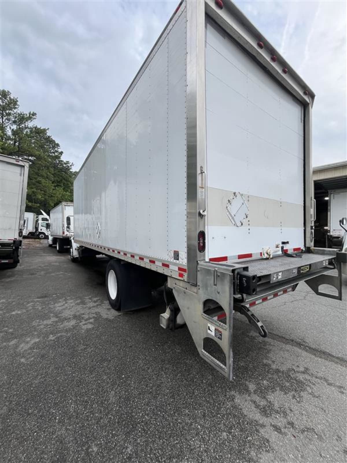 2018 Freightliner/Mercedes M2 106 784369