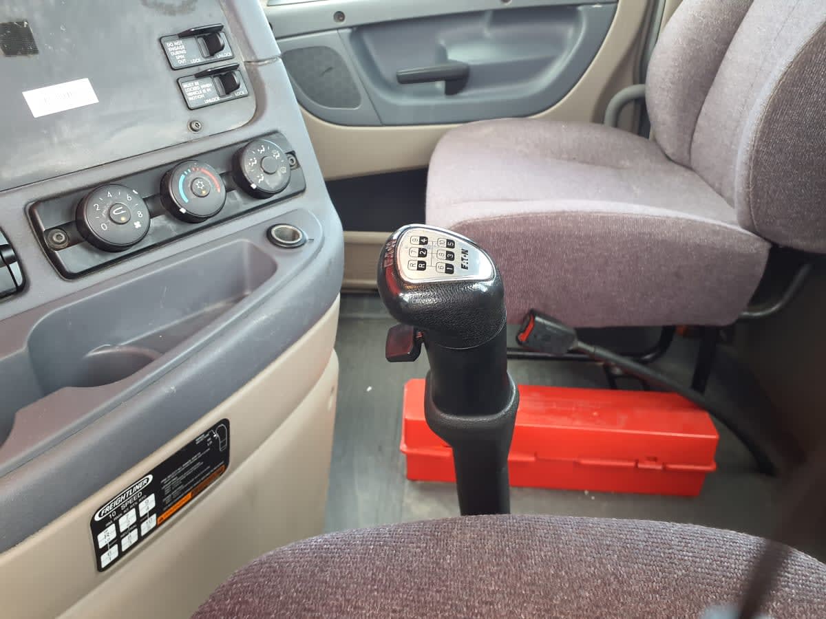 2018 Freightliner - image 10