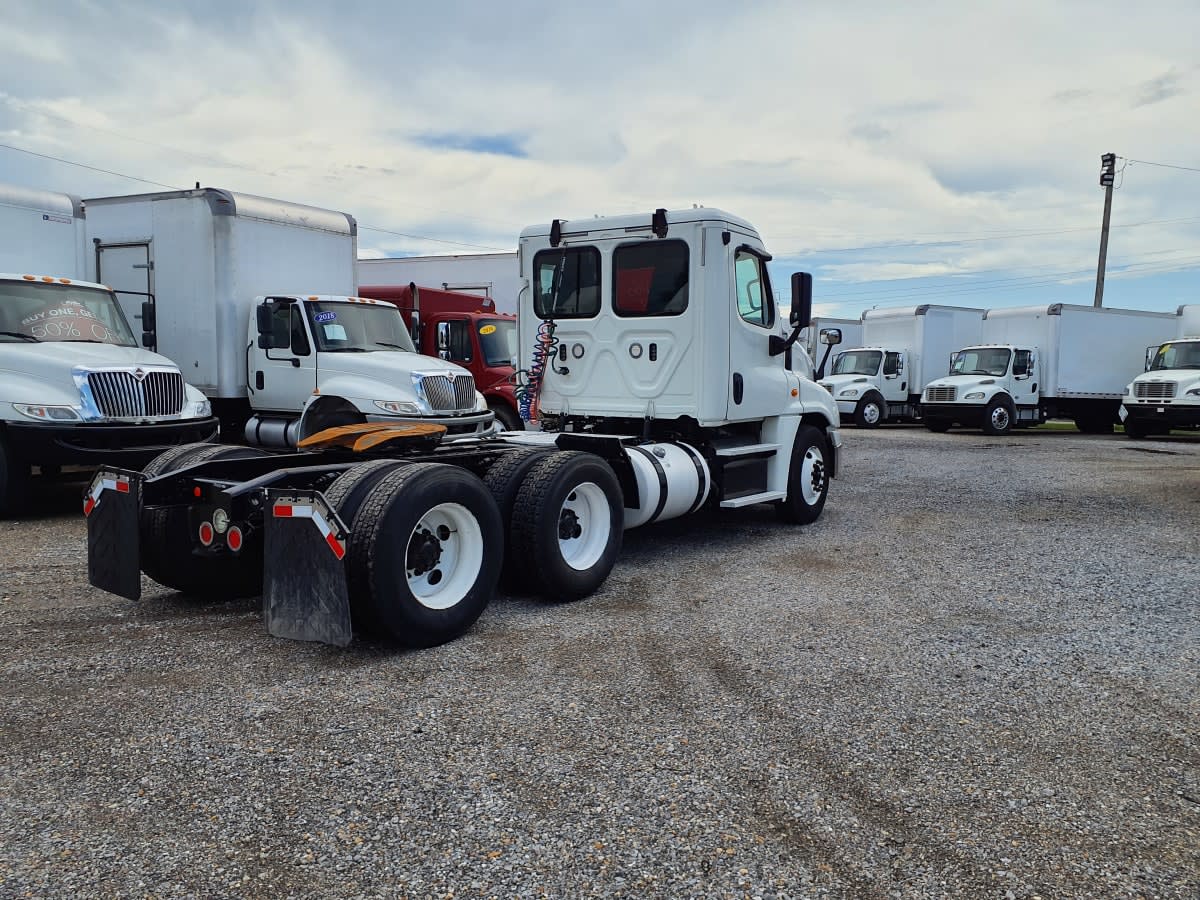 2018 Freightliner - image 4