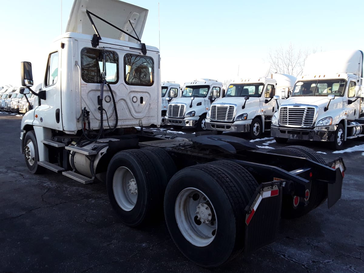 2018 Freightliner/Mercedes CASCADIA 125 784384