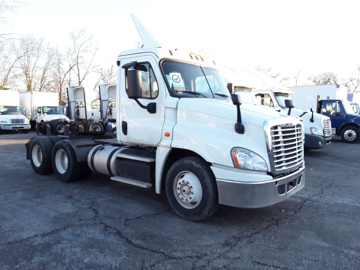 2018 Freightliner/Mercedes CASCADIA 125 784384