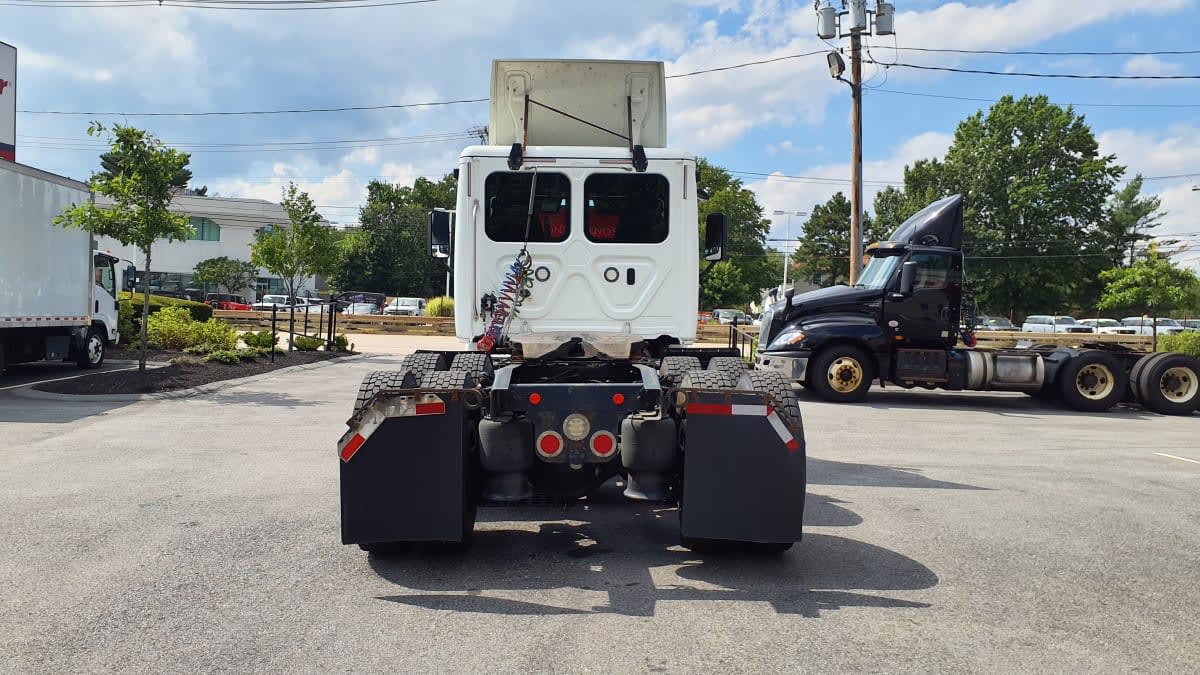 2018 Freightliner Cascadia in Norwood, MA — photo 5