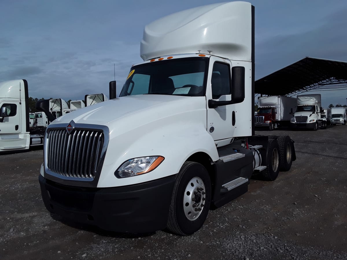 2018 Navistar International LT625 DAYCAB T/A 784652