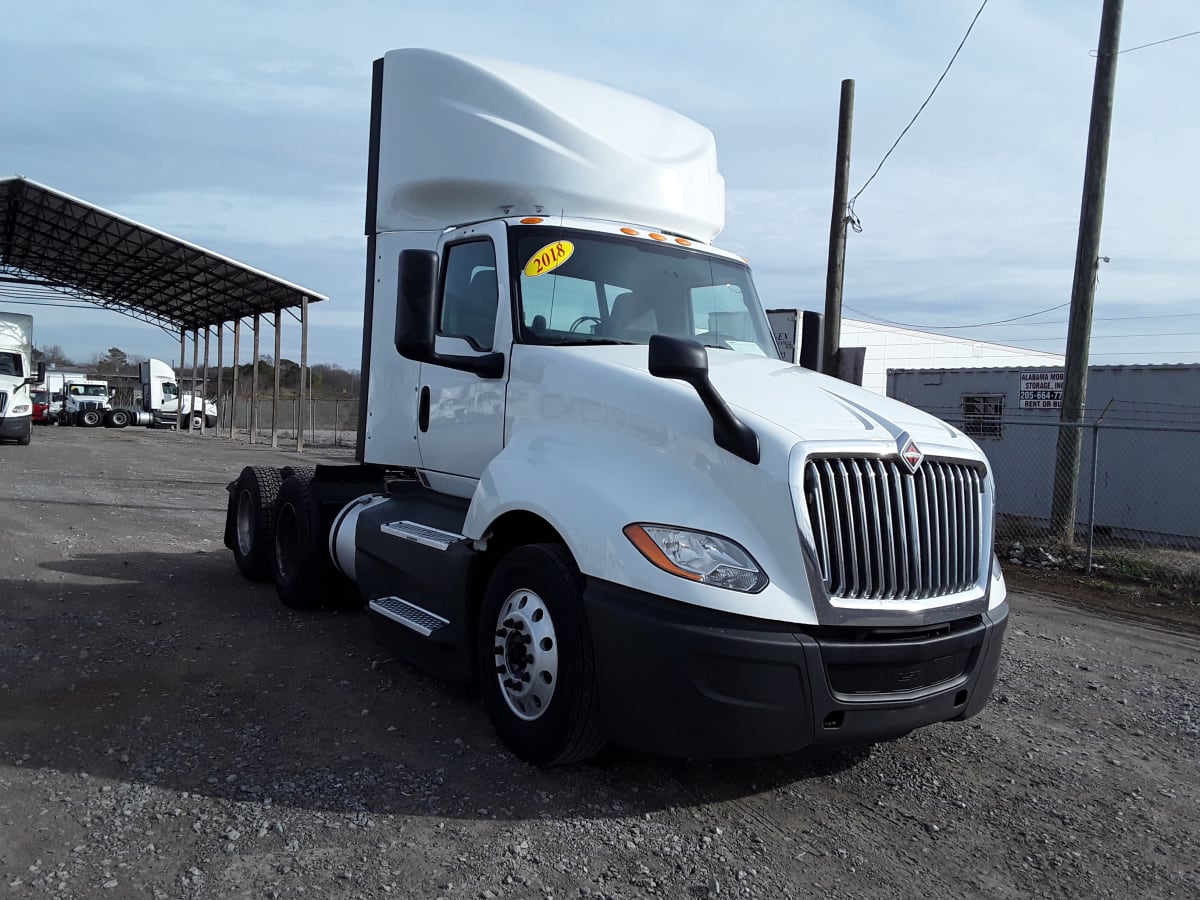 2018 Navistar International LT625 DAYCAB T/A 784652