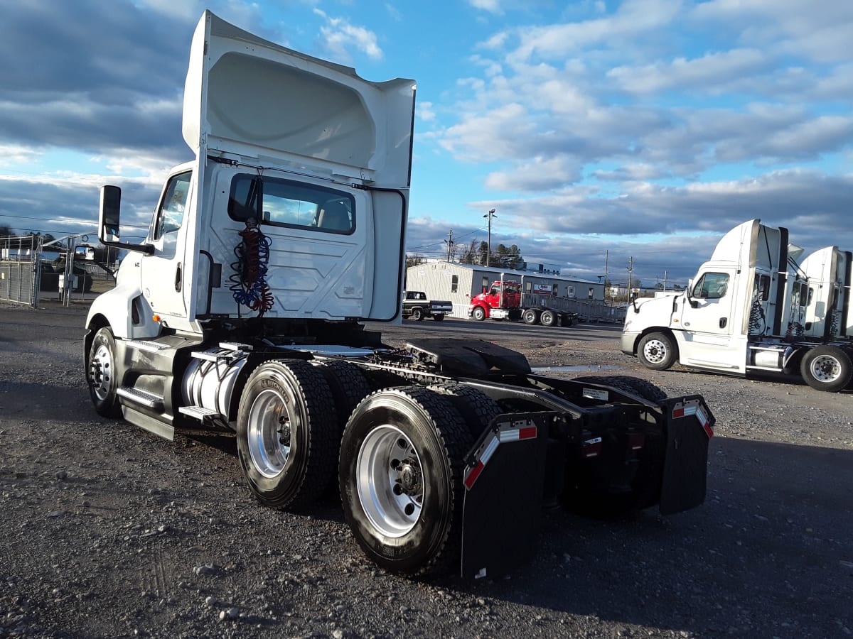 2018 Navistar International LT625 DAYCAB T/A 784725