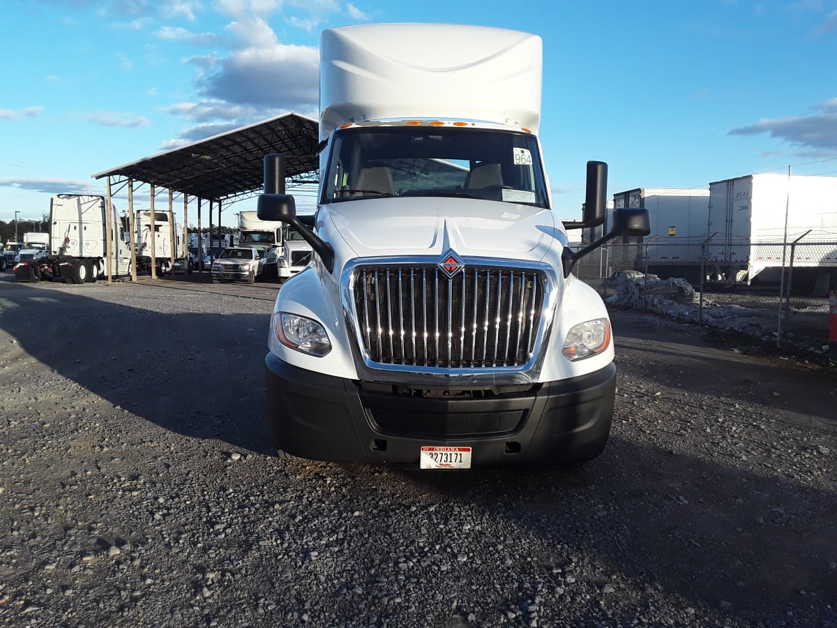 2018 Navistar International LT625 DAYCAB T/A 784725