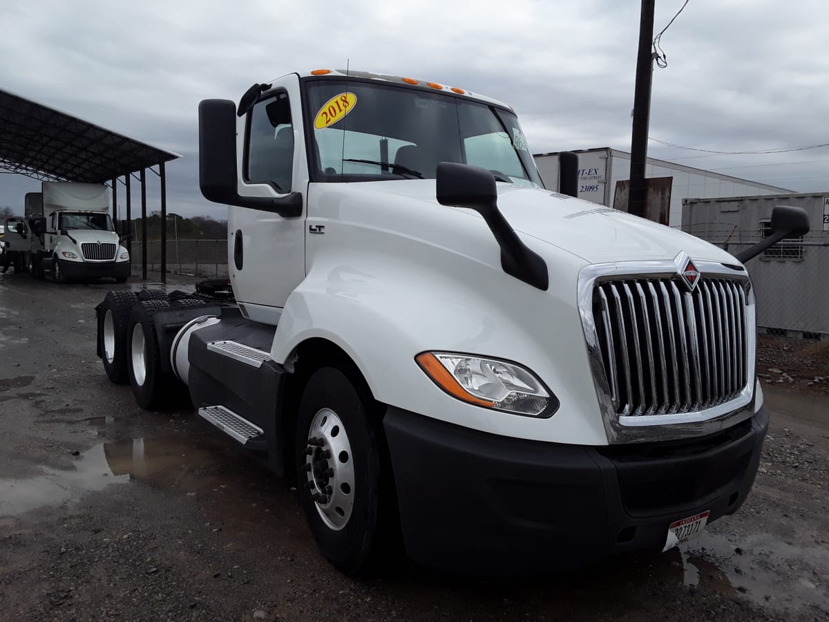 2018 Navistar International LT625 DAYCAB T/A 784725