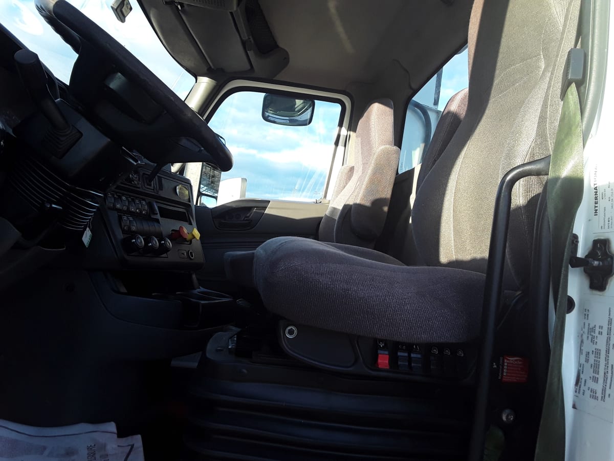 2018 Navistar International LT625 DAYCAB T/A 784725