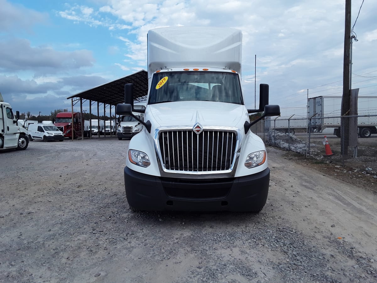 2018 Navistar International LT625 DAYCAB T/A 784726