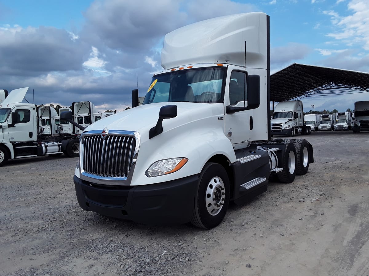 2018 Navistar International LT625 DAYCAB T/A 784726