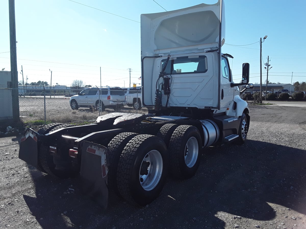 2018 Navistar International LT625 DAYCAB T/A 784727