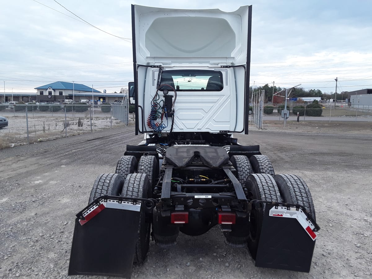 2018 Navistar International LT625 DAYCAB T/A 784771