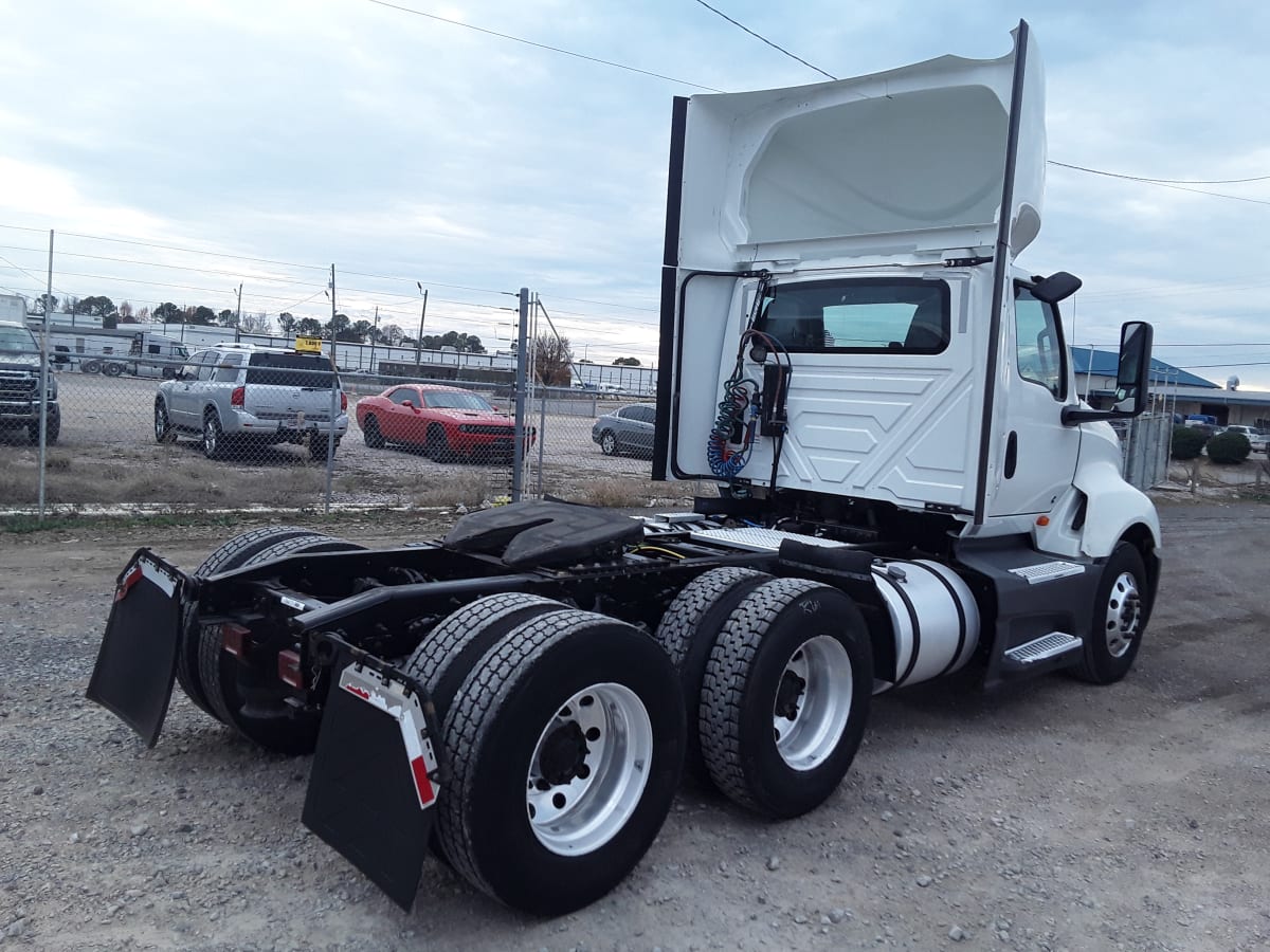 2018 Navistar International LT625 DAYCAB T/A 784771