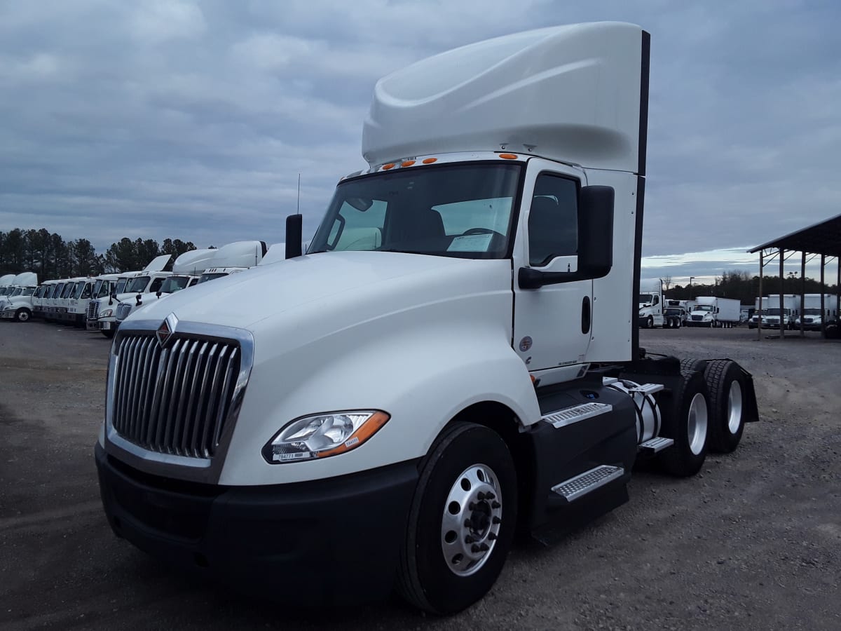 2018 Navistar International LT625 DAYCAB T/A 784771