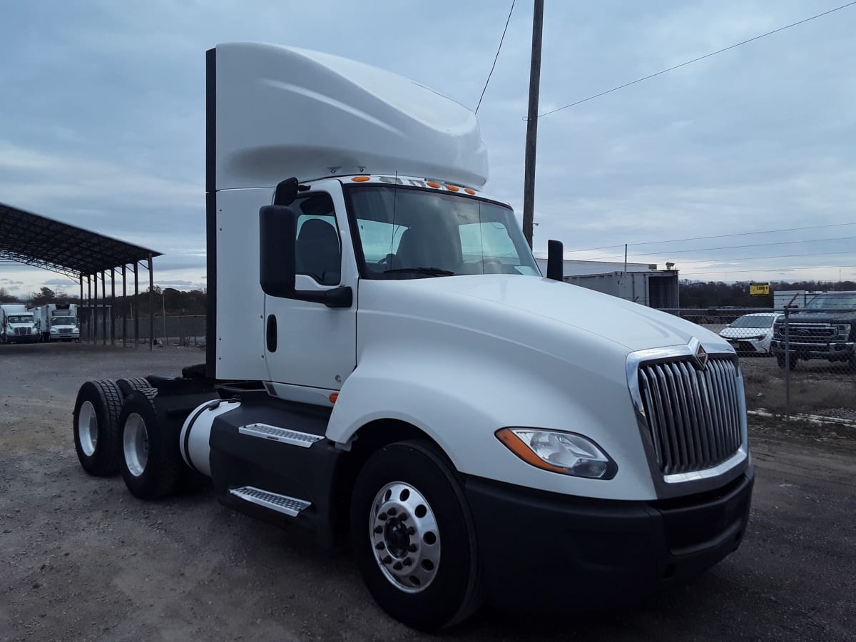 2018 Navistar International LT625 DAYCAB T/A 784771